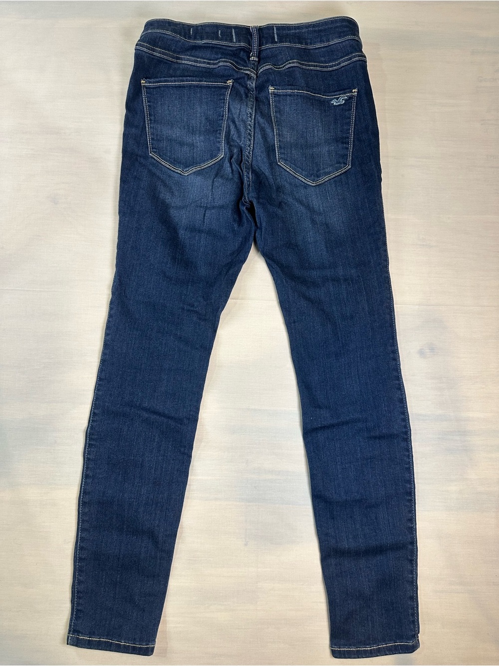 Hollister High-Rise Jeggings in Dark Indigo with Distressing - Picture 3 of 6